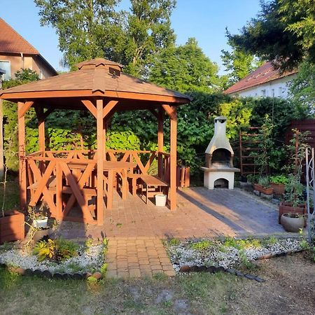 Mieszkanie z ogródkiem i grillem Swinoujscie Exterior foto